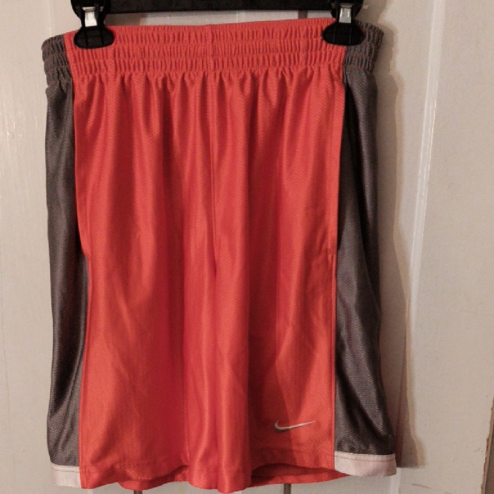 Nike Men's Shorts With Adjustable Waist NWOT